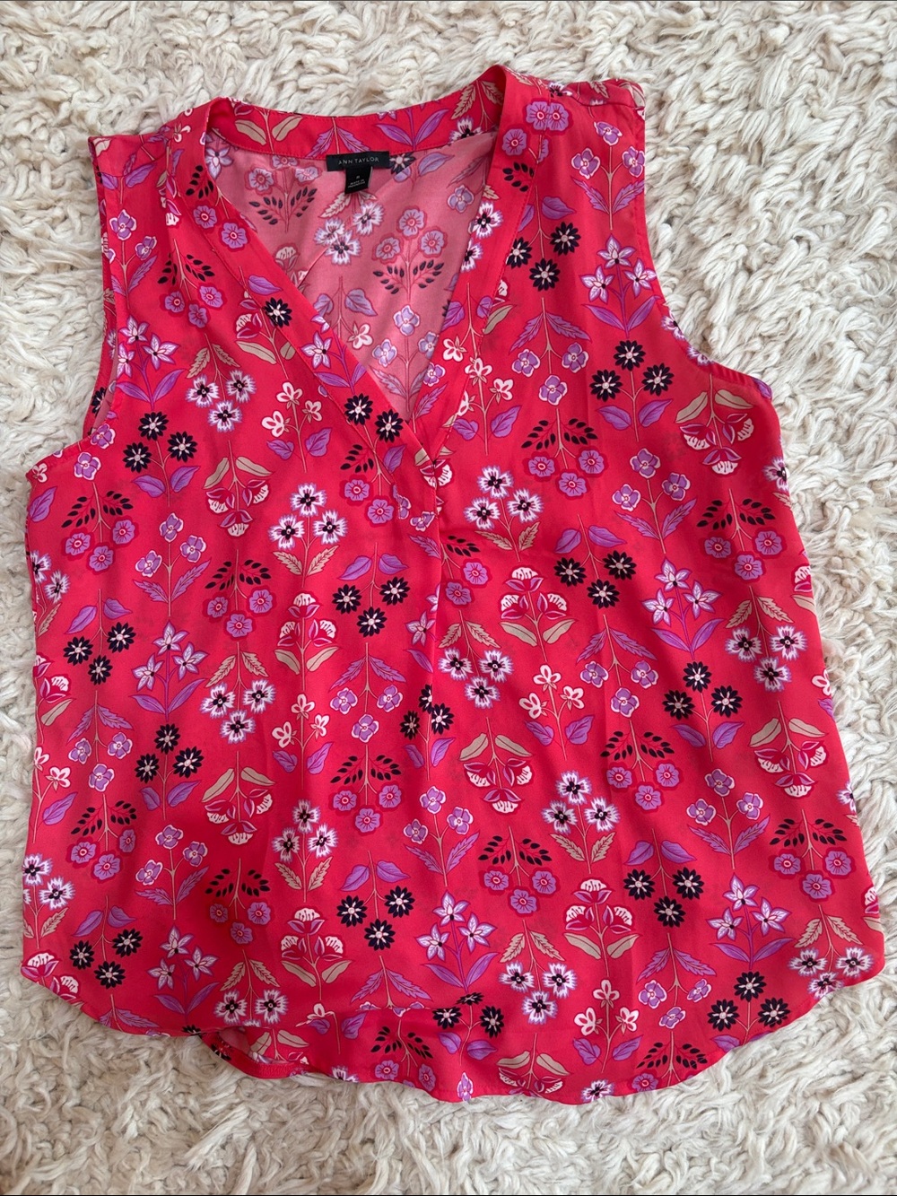 Ann Taylor Floral V-Neck Sleeveless Shell - orangey pink Medium